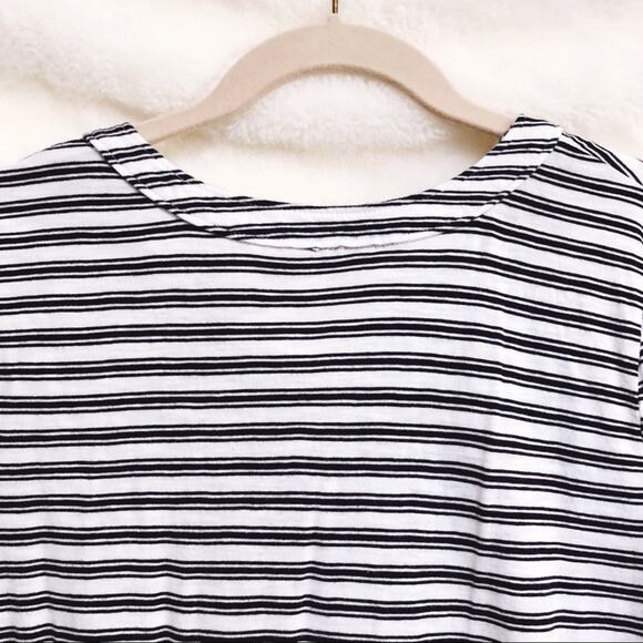 LOFT Black and White Front Tie Top - Picture 2 of 8